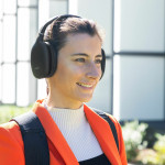 Сгъваеми безжични слушалки над ухото